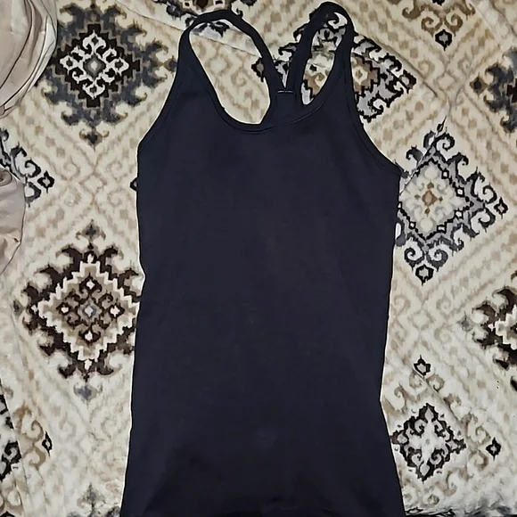 Lululemon tank - Picture 2 of 2